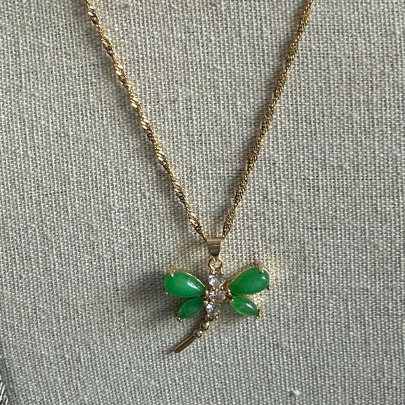NWOT Dragon Fly Imperial Jade & Cubic Zirconia Gold Plated Necklace. - Picture 3 of 7